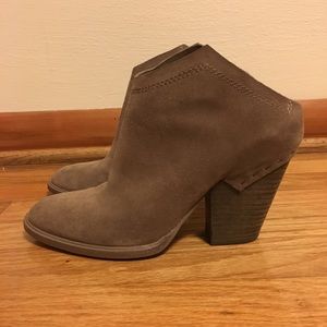 Dolce Vita Haku Booties 7.5